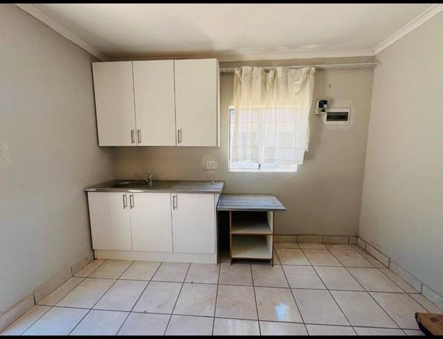 0 BEDROOM PROPERTY TO RENT IN KEMPTON PARK EXT 02